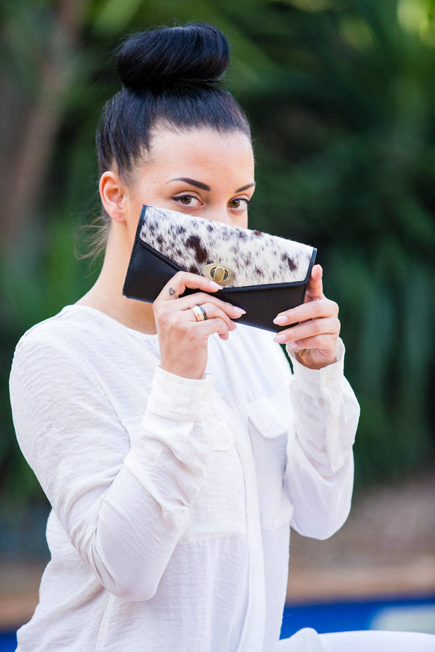 Ladies Cowhide Wallet - Twist latch
